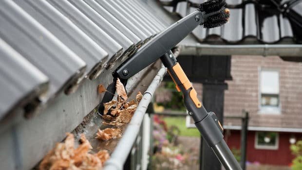 mrroof-gutter-cleaning